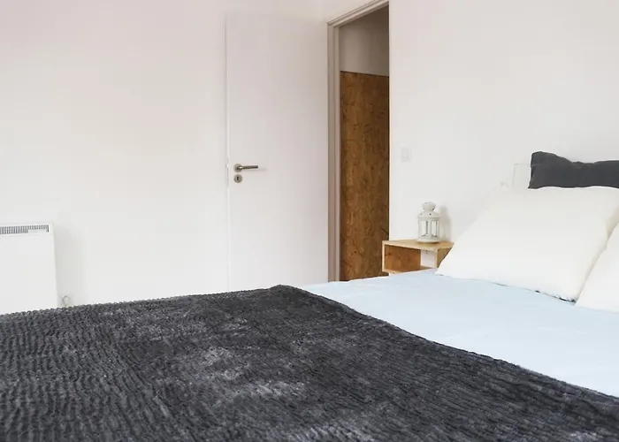 Nooks Two Apartment *